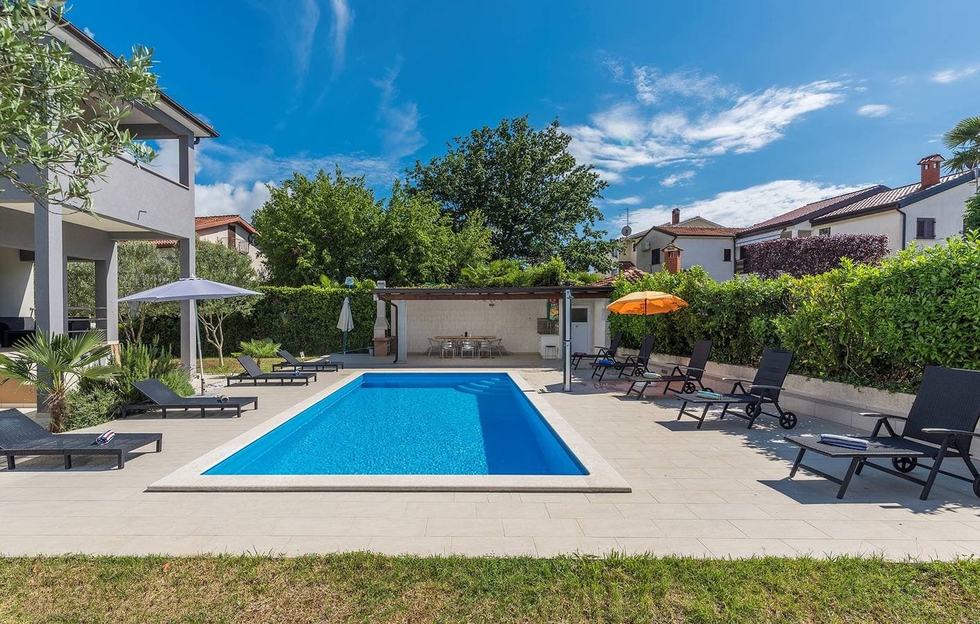 Ferienwohnung Leko IV mit gemeinsamen Pool und Garten 1