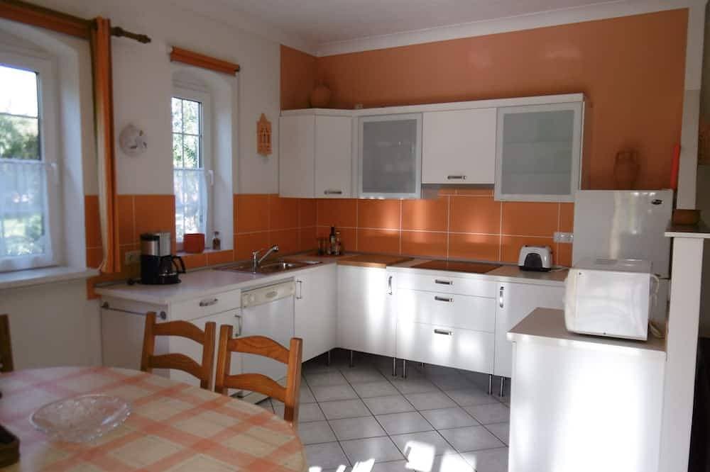 Foto 10 von 15: Bungalow with apartment in a quiet location and large pool