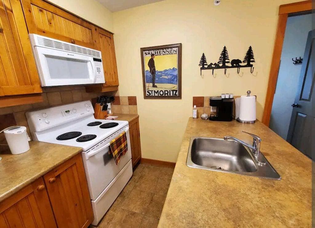 Foto 4 von 10: Lovely 2bdrm Panorama Springs unit overlooking the mountains and pools!