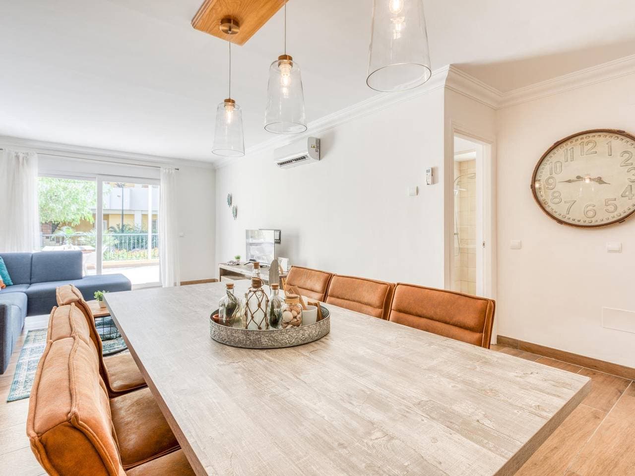 Foto 2 von 23: Moderne Wohnung in Estepona, Erdgeschoss mit Terrasse und Pool, nahe Hafen und Strand