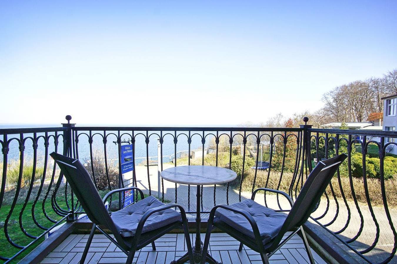 Foto 10 von 25: Ferienwohnung mit traumhaftem Meerblick - Haus am Meer FeWo 03