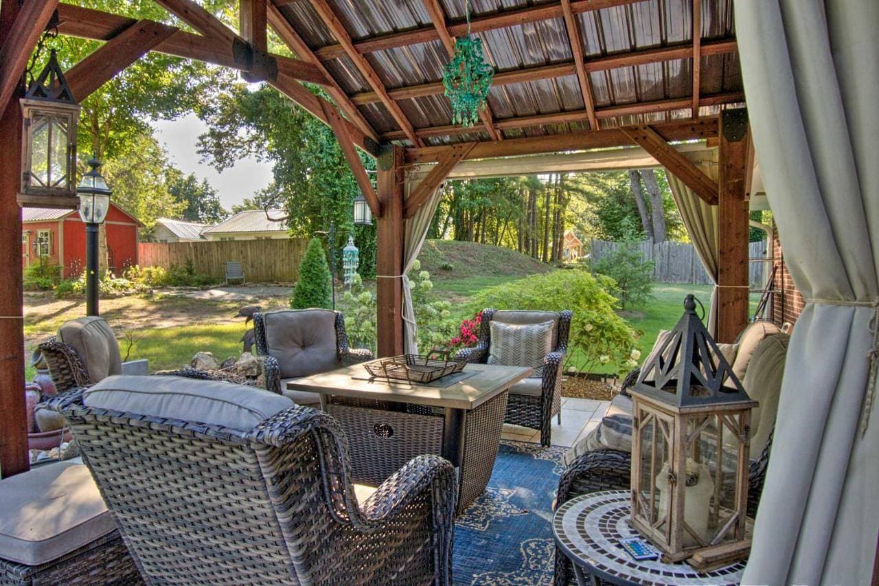 Charming Florence Getaway w/ Fireplace & Grill! 1