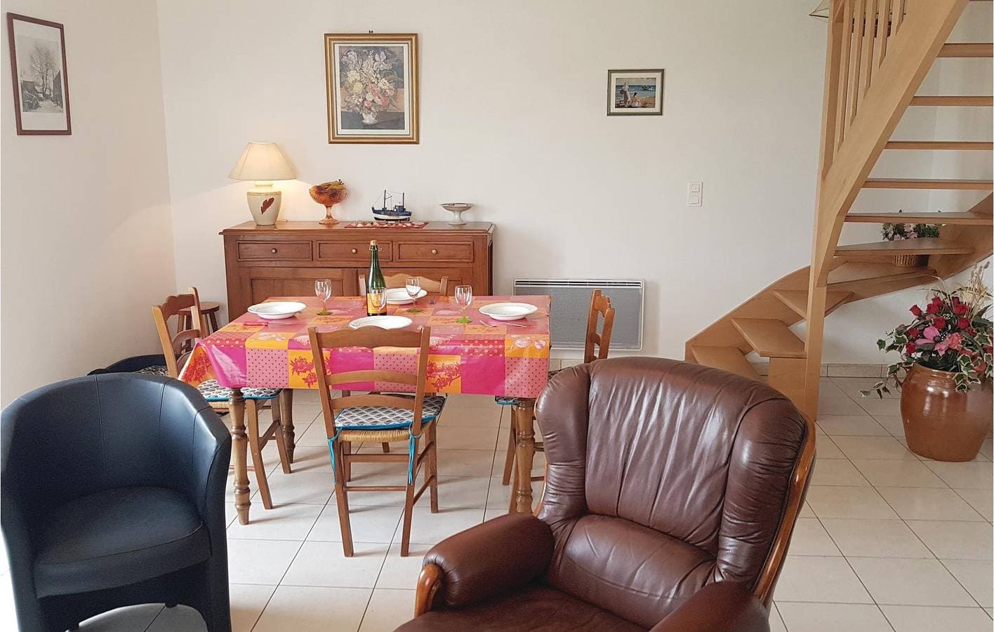 Foto 4 von 20: Seaside Getaway mit Parkplatz und TV.