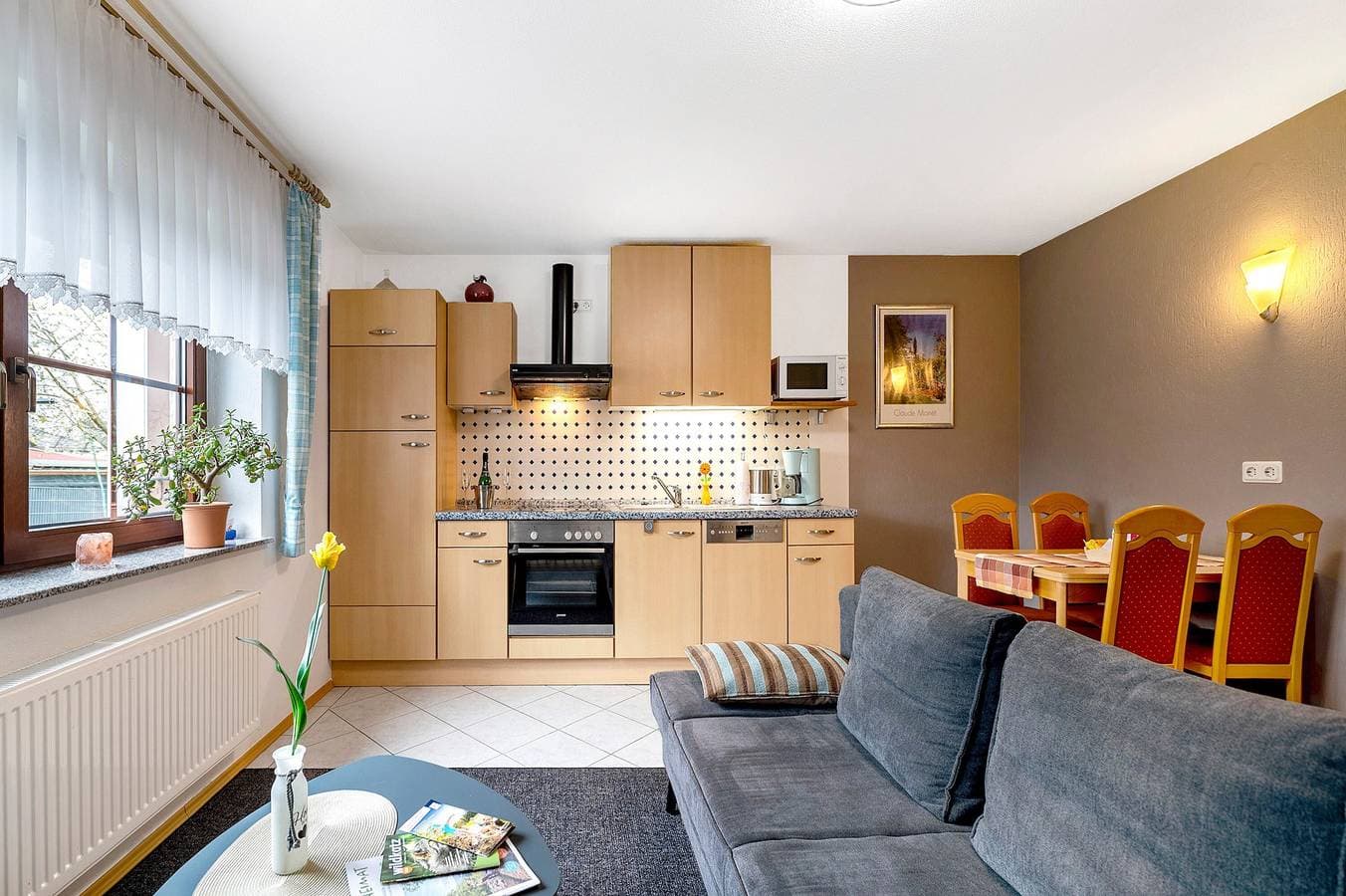 Foto 3 von 22: Ferienwohnung 'Am Tivoli' mit privater Terrasse, privatem Garten und WLAN
