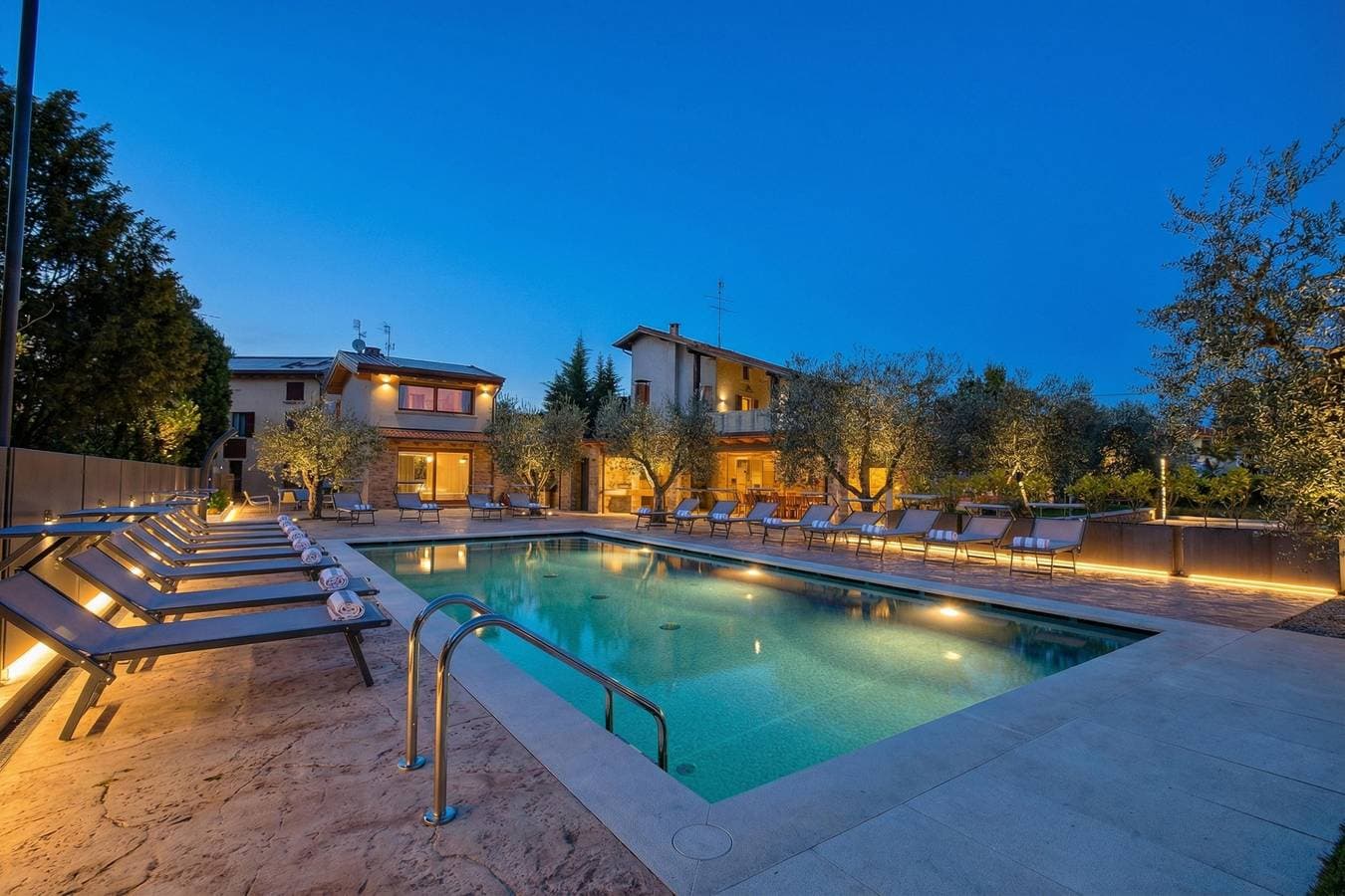 Residenza Lugana Pool & Garden in Peschiera Apt 2 1