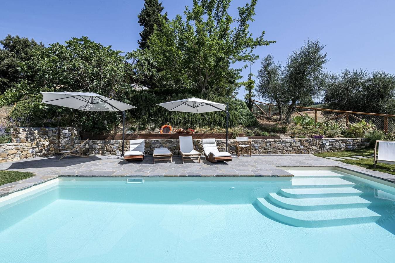 Foto 13 von 69: Villa für 8 Personen mit Pool