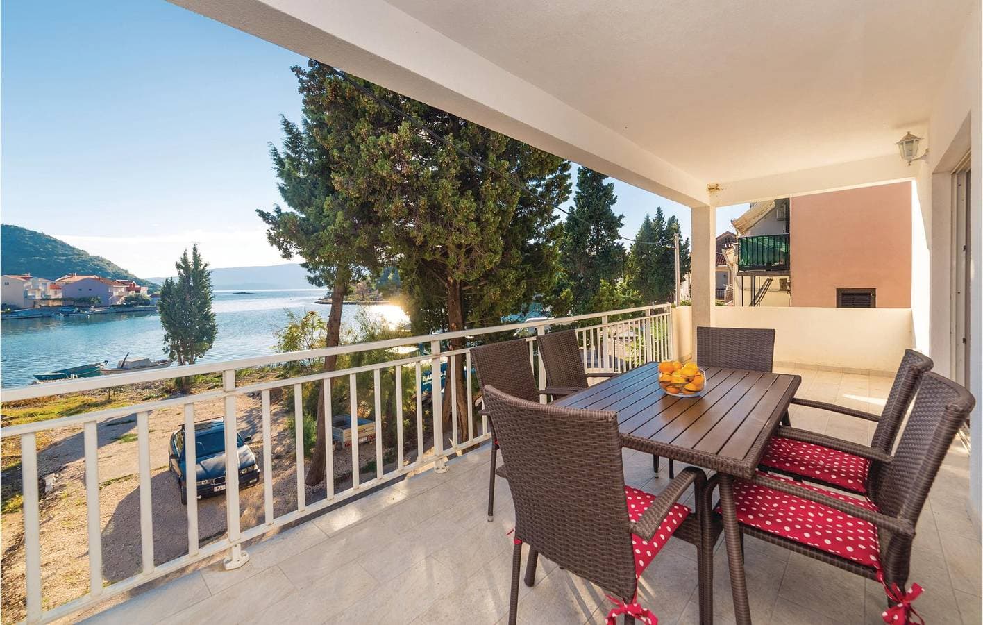 Foto 2 von 24: Gemütliche 300 m zum Strand: Klimatisierte Wohnung mit Terrasse und Parkplatz