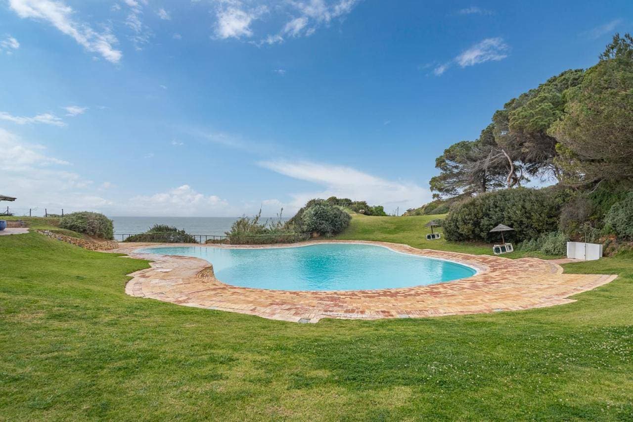 M&L Beach House 1