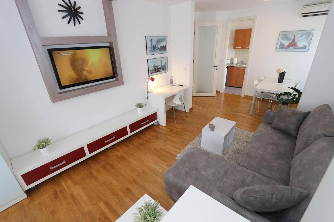 Foto 7 von 23: Studio Apartment with Balcony