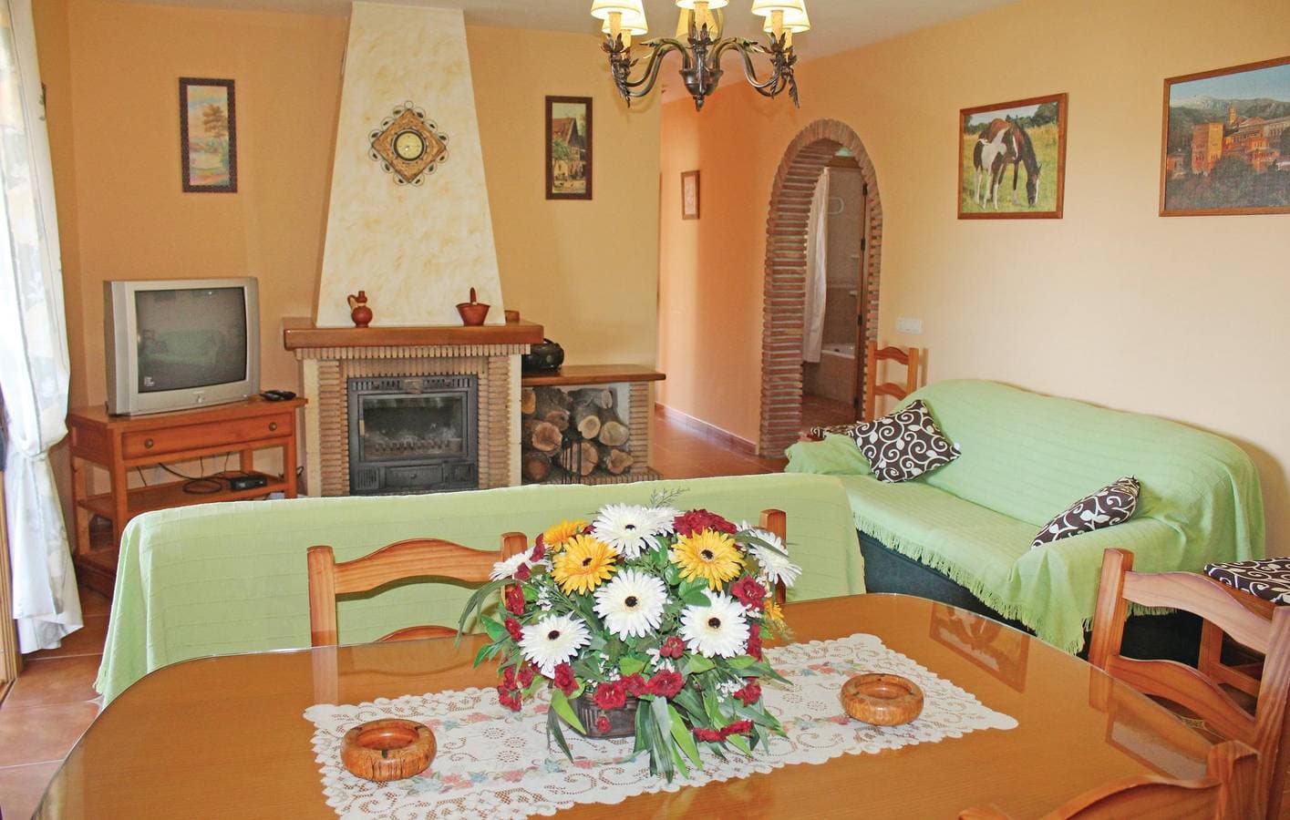 Foto 3 von 19: Meerblick-Apartment mit Pool, Terrasse und Kochnische