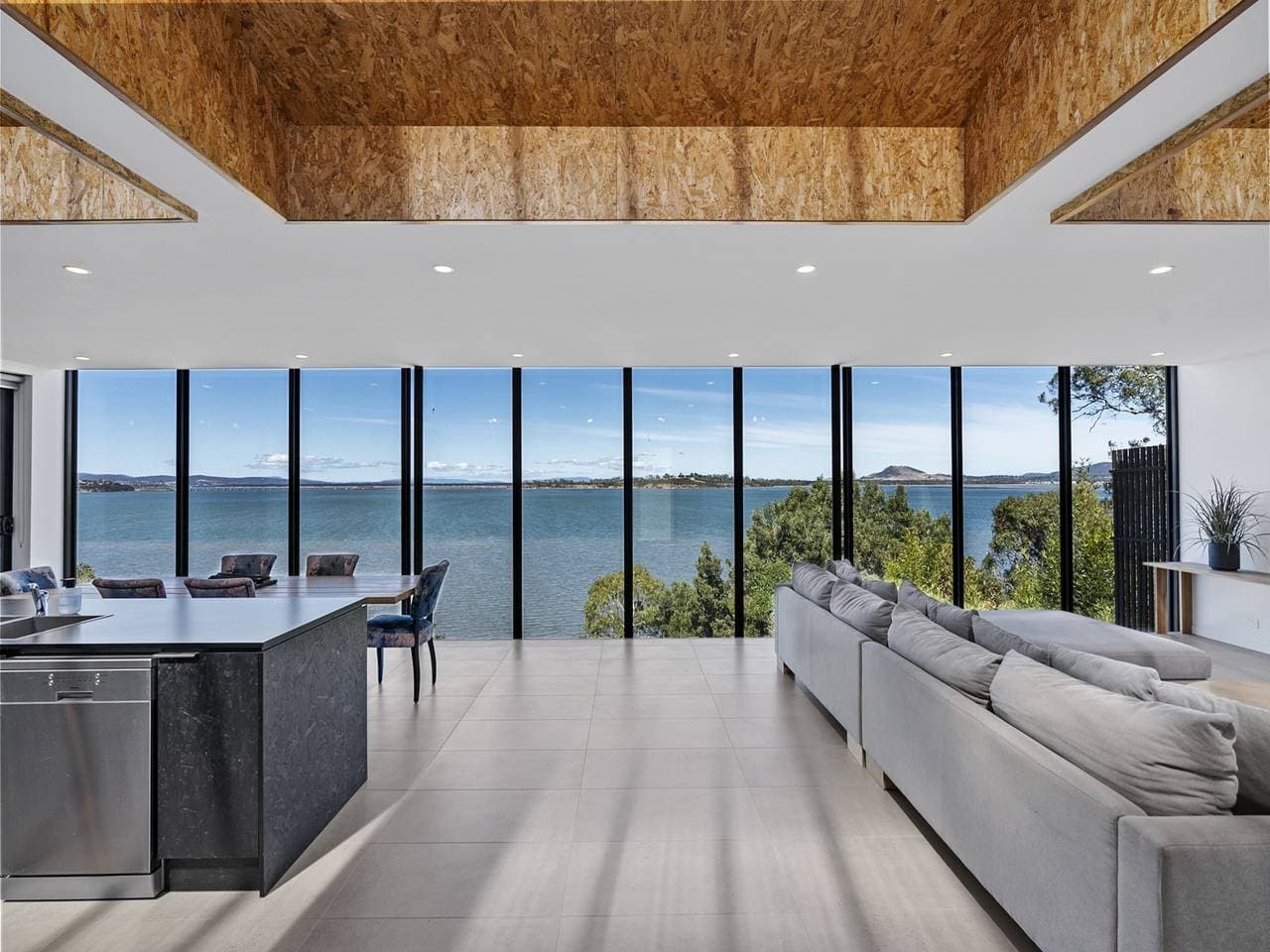 Foto 7 von 20: Stilvolles Zuhause mit Außenbereich und spektakulärer Aussicht