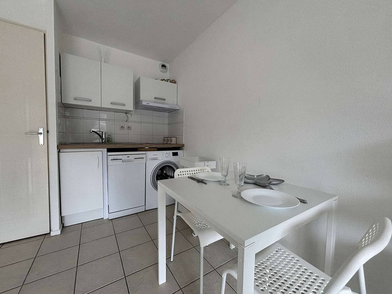 Foto 3 von 12: Charmante Wohnung am Meer mit Terrasse, Parkplatz und Pool, 4 Schlafplätze