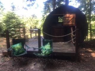 Foto 2 von 33: Blockhütte für 2 Personen mit Balkon