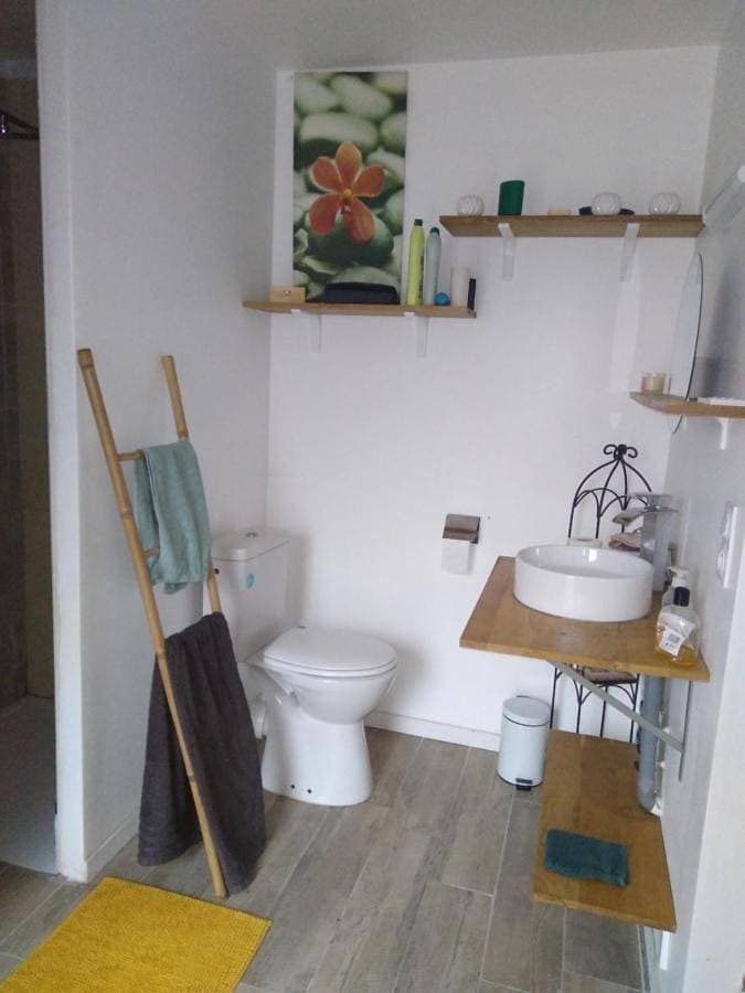 Foto 2 von 5: Double Room with Private Bathroom