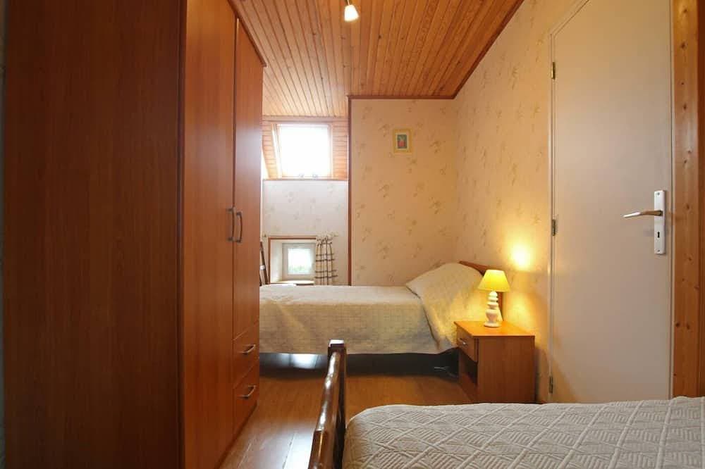 Foto 4 von 15: Charmantes Haus in La Hague mit Kamin und privatem Hof