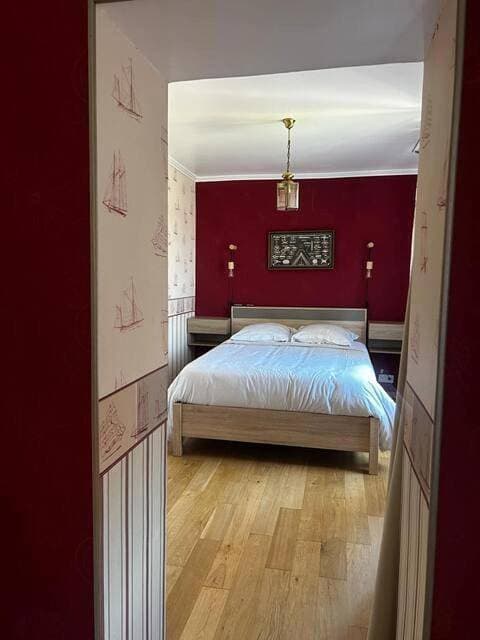 Foto 2 von 5: Double Room with Shared Bathroom