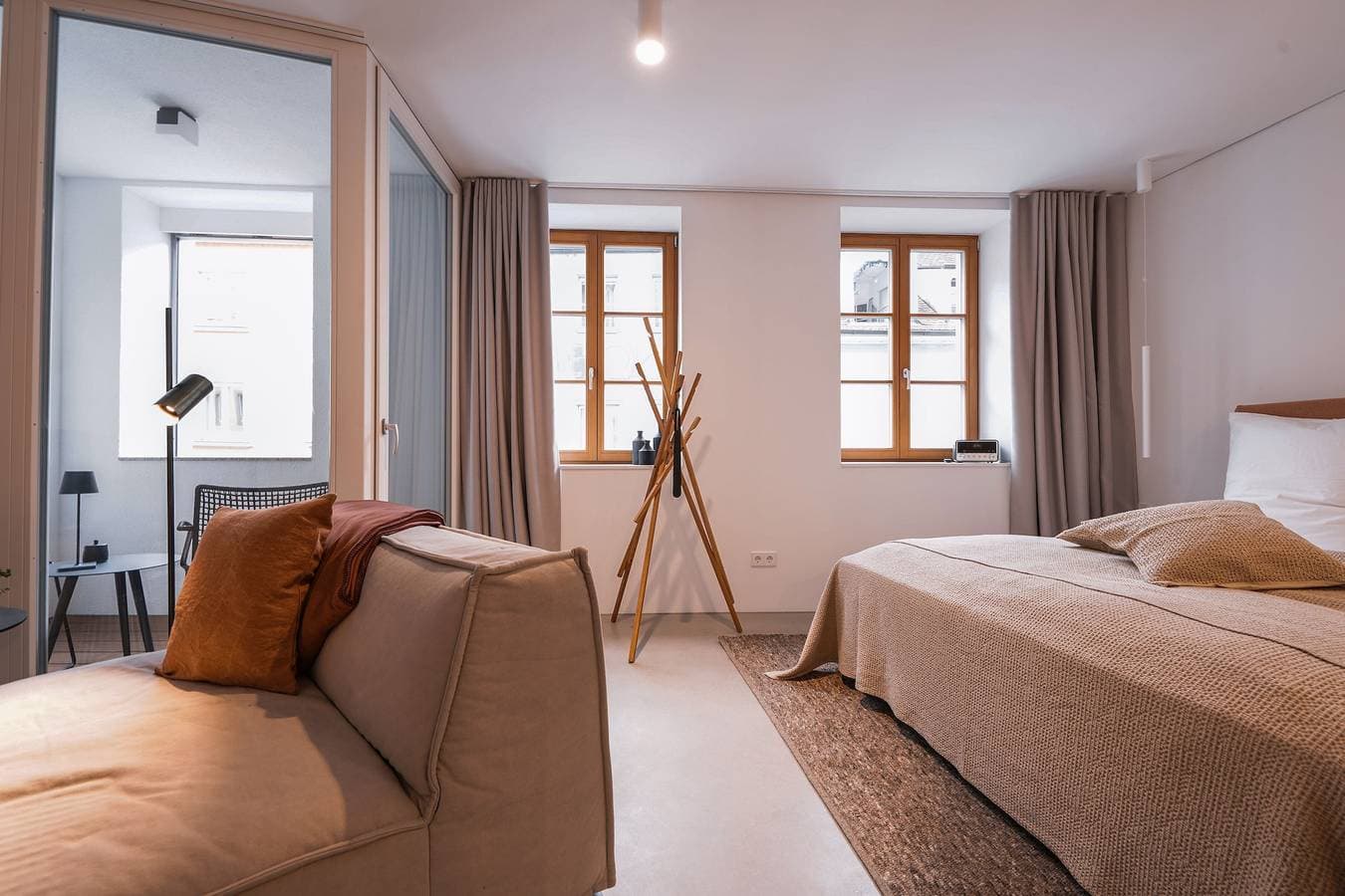 Foto 5 von 16: Apartment '2 Personen' mit überdachter Loggia im 2. Obergeschoss in unmittelbarer Seenähe