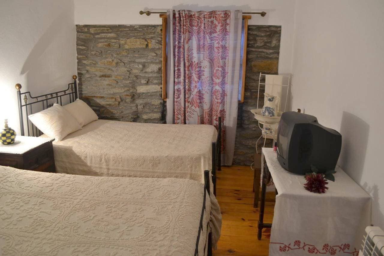 Foto 5 von 14: Double Room with Private Bathroom