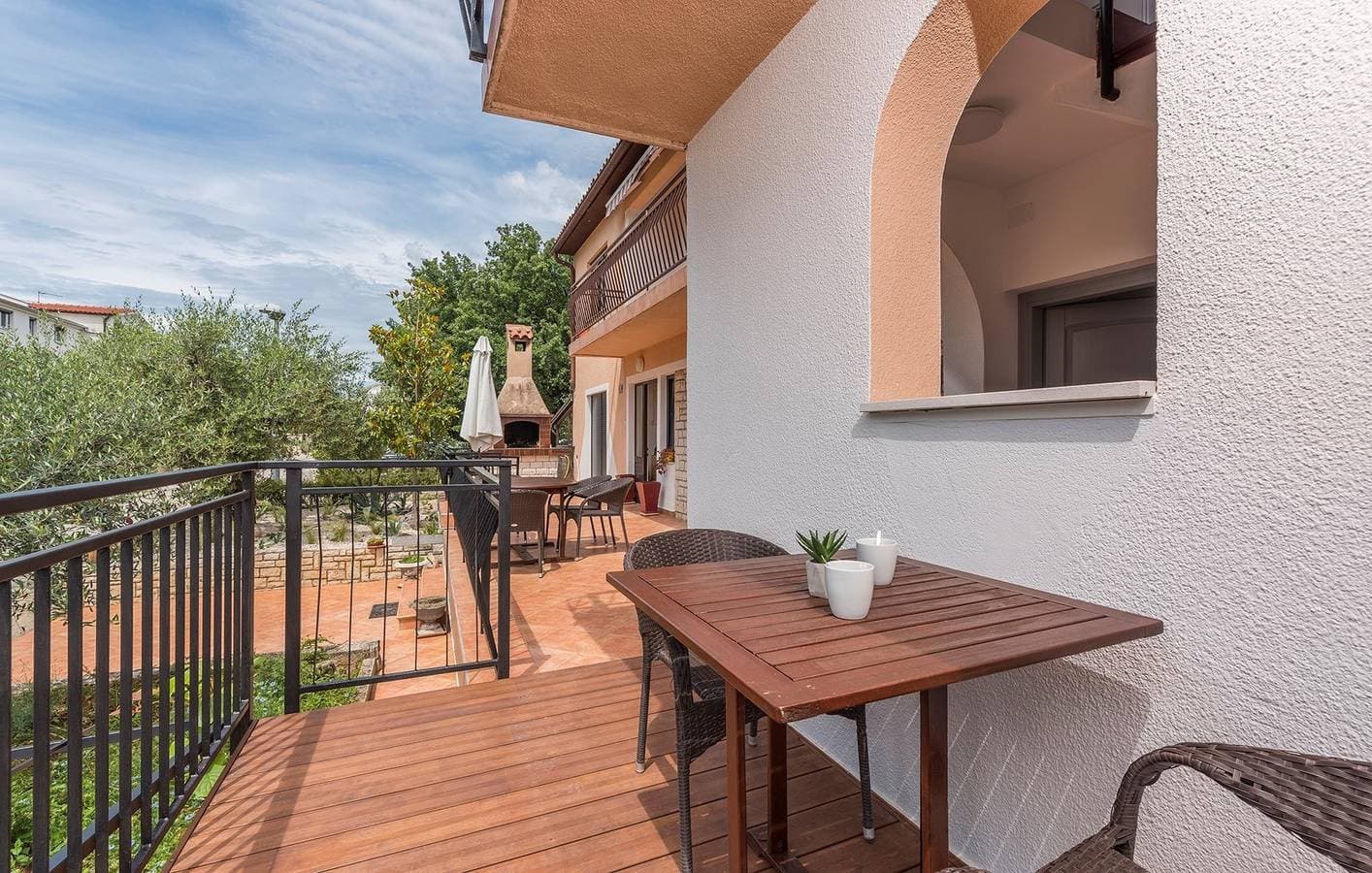 Foto 11 von 18: Ferienwohnung Zrnic III mit Balkon