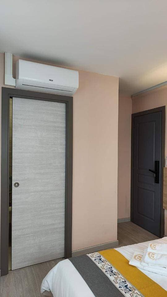 Foto 7 von 9: Double Room with Private Bathroom