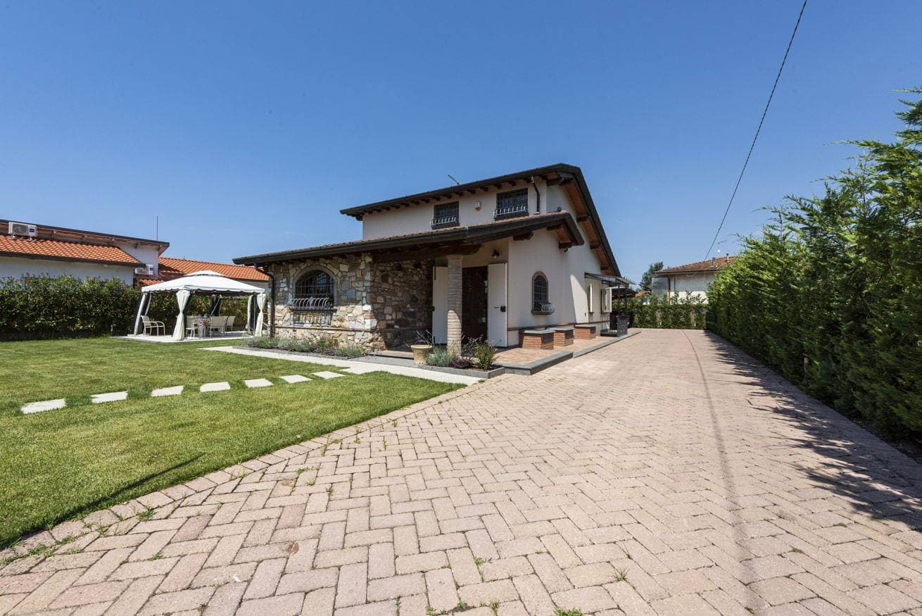 Foto 12 von 40: Villa für 10 Personen mit Garten