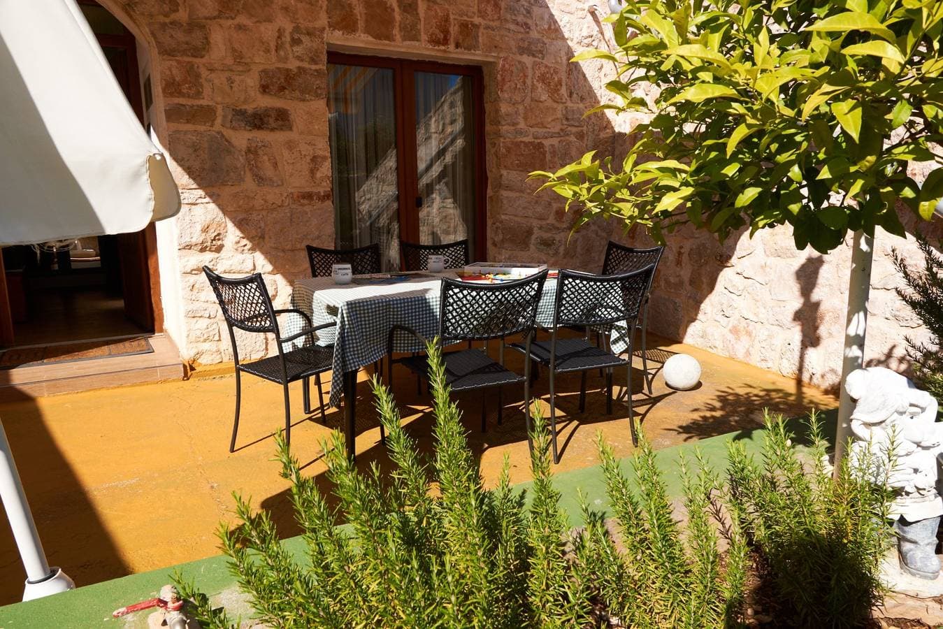 2-Zimmer-Haus mit Terrasse und Meerblick Krapanj, Sibenik 1