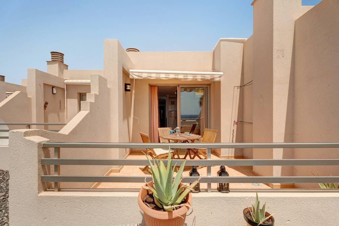 Foto 9 von 23: Ferienhaus 'Duplex Tejita Beach' mit Gemeinschaftspool, Balkon und WLAN