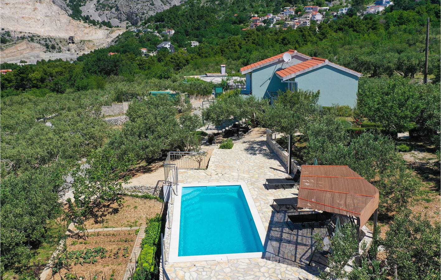Foto 3 von 32: Charmantes Apartment mit Pool und Terrasse, 2,5 km von der Küste und dem Stadtzentrum entfernt