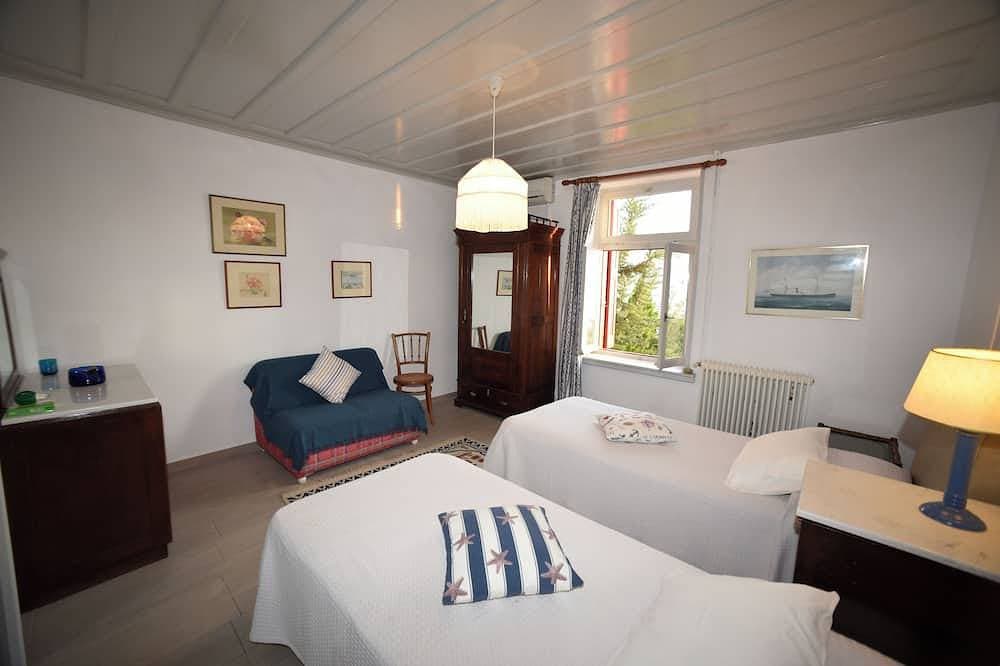 Foto 6 von 26: Ferienwohnung Villa mit privatem Pool und Meerblick