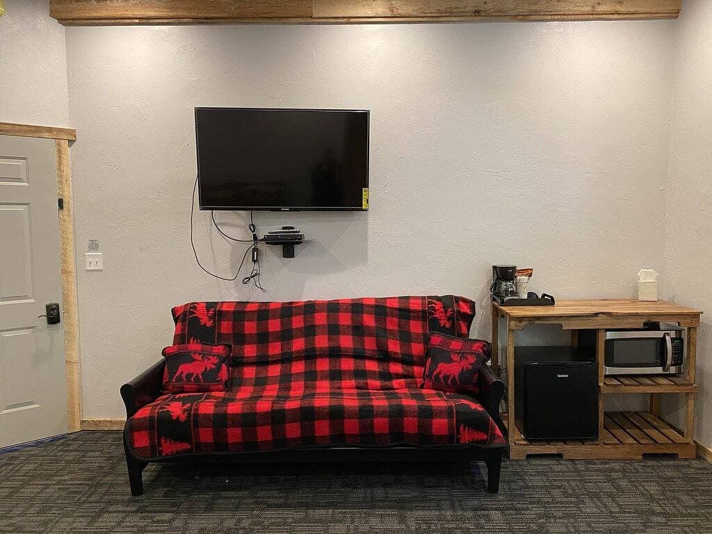 Foto 6 von 13: Fall Trailside Hotel 105: Sleeps 2, 1Br 1Ba Grill Laurel Highlands