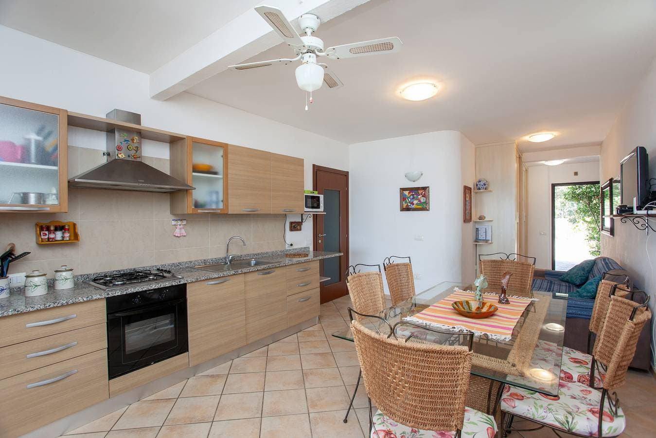 Foto 8 von 25: Ferienhaus Casa sulla Spiaggia 1 mit Meerblick, Terrassen und Garten