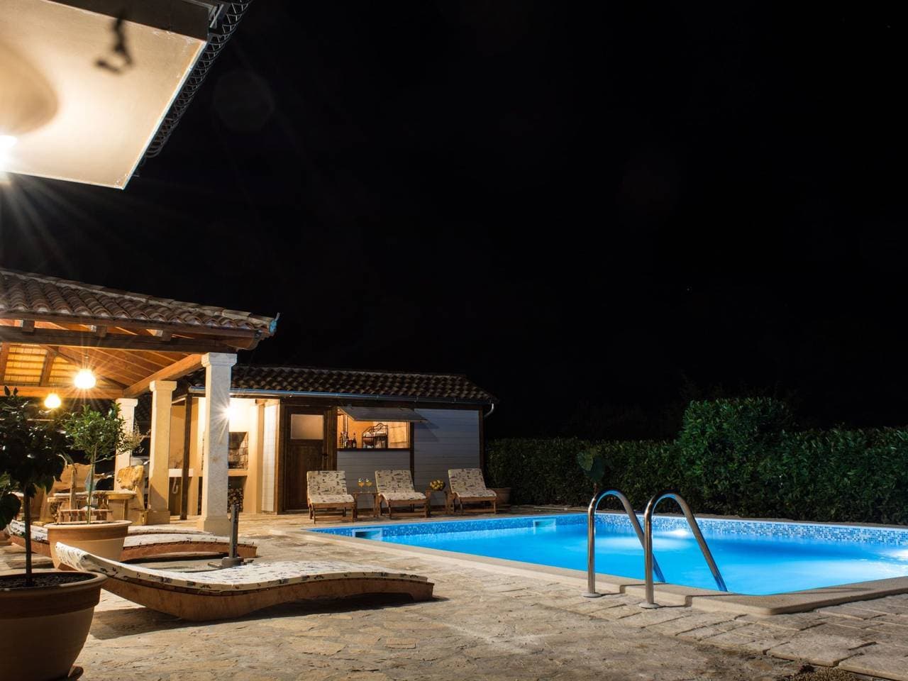 Foto 3 von 49: Nettes Ferienhaus in Smoljanci mit Privatem Pool