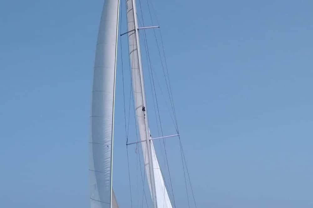Sonnenverwöhntes Segeln auf Saronisch: Ein unvergessliches Stranderlebnis ab Salamis, Griechenland 1