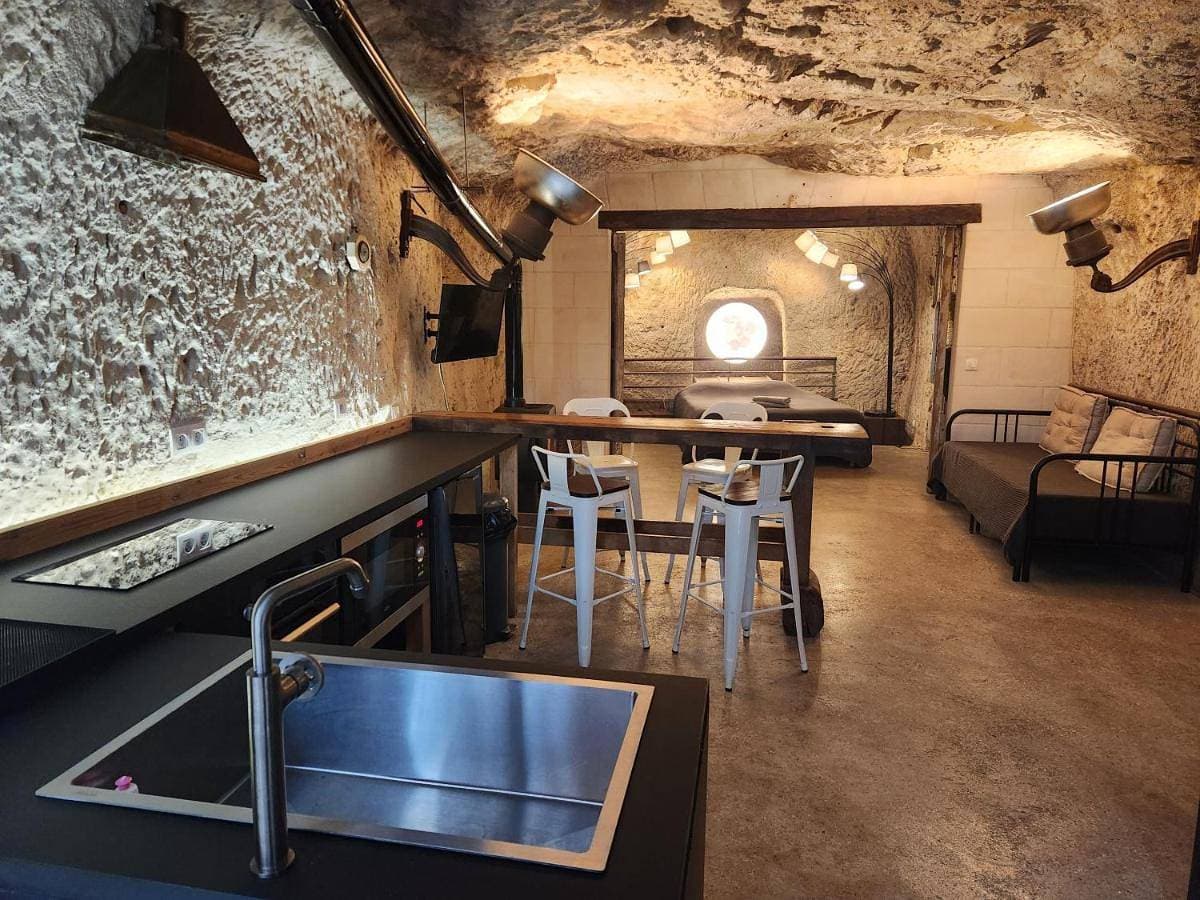 LE CAVERNACLE 1
