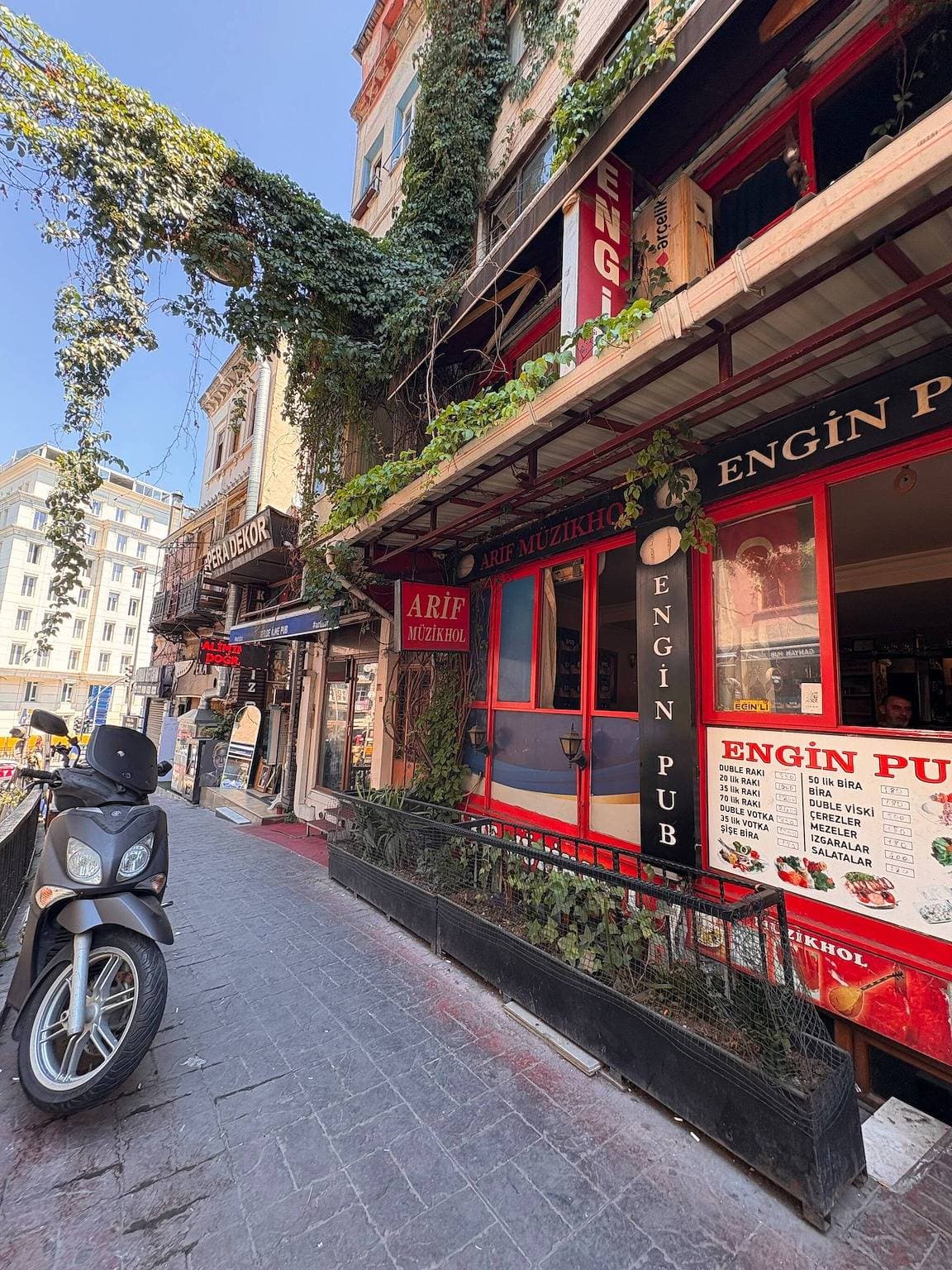 Foto 9 von 14: Taksim-Platz - Deluxe Suite 101 mit 1 Schlafzimmer