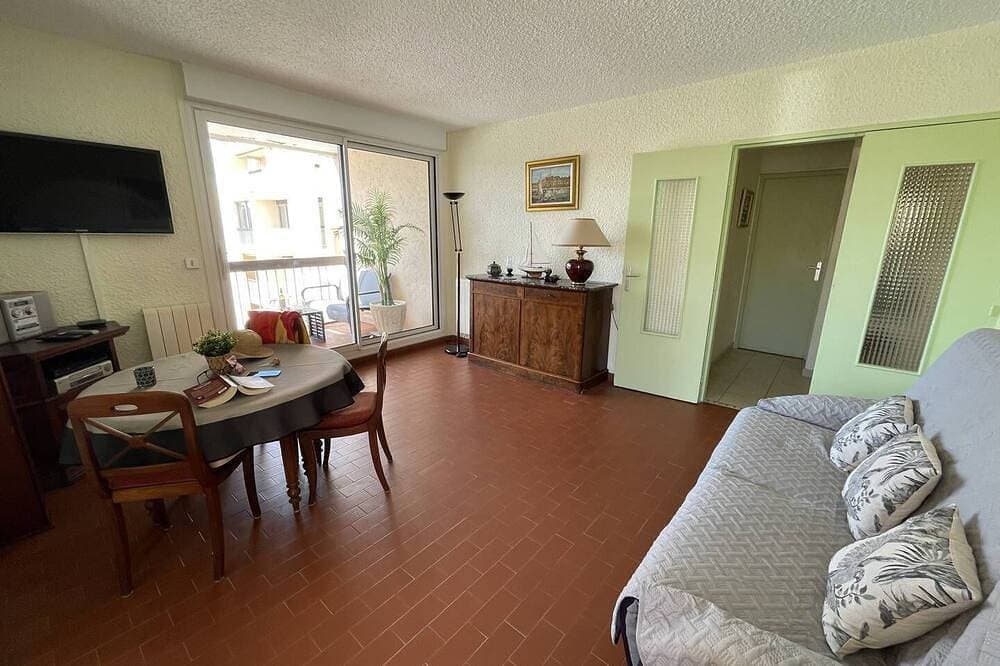 Foto 8 von 16: Geräumige 2-Zimmer-Wohnung, Blick auf die Honour Dock
