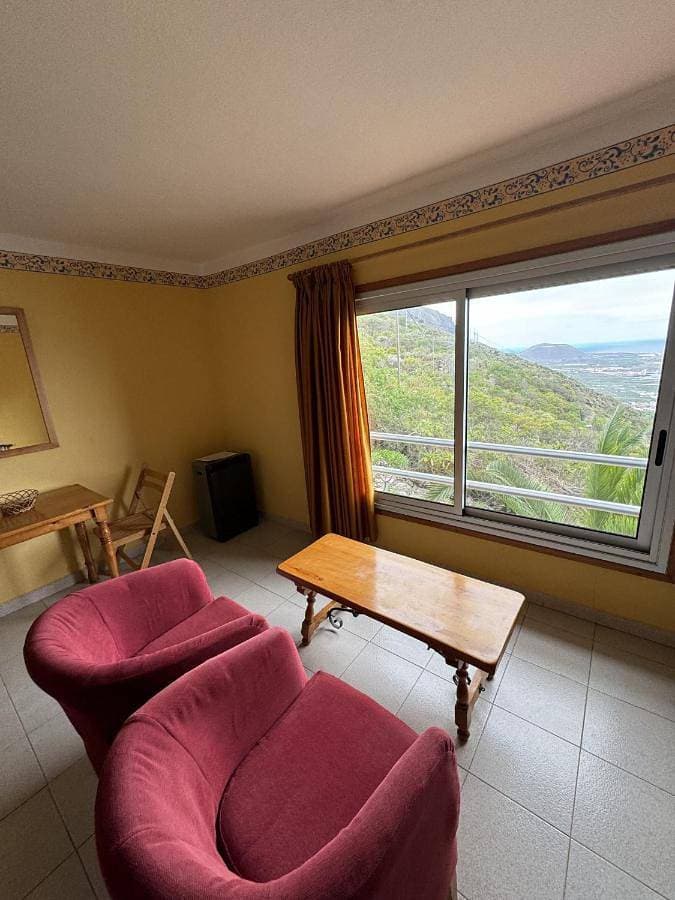 Foto 3 von 37: One-Bedroom Apartment with View