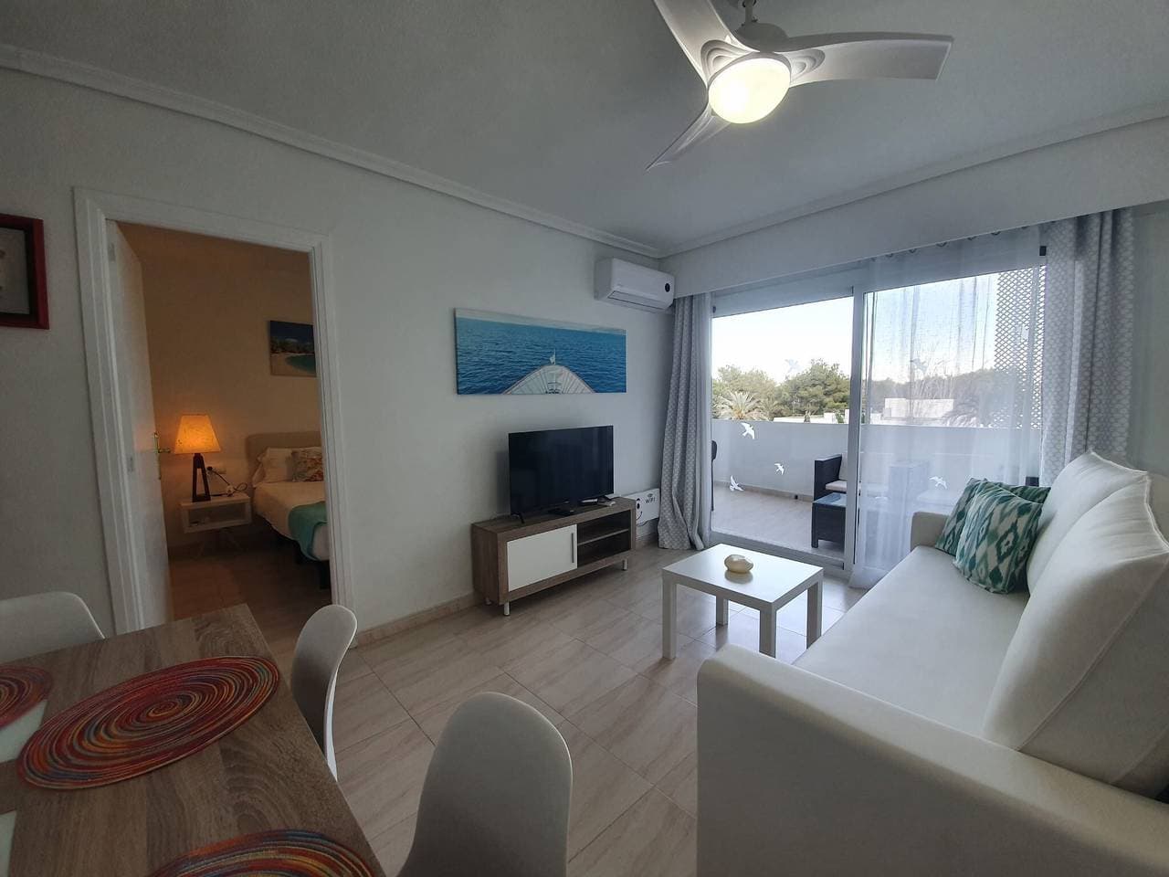 Foto 12 von 34: Ferienwohnung „Alcudia Sea“ mit großem Balkon, Poolblick und WLAN (Home Office)