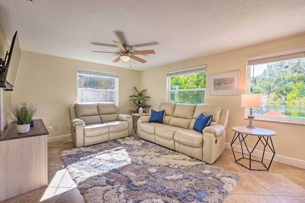 Foto 8 von 32: Riverfront Home w/ Putting Green & Boat Dock!