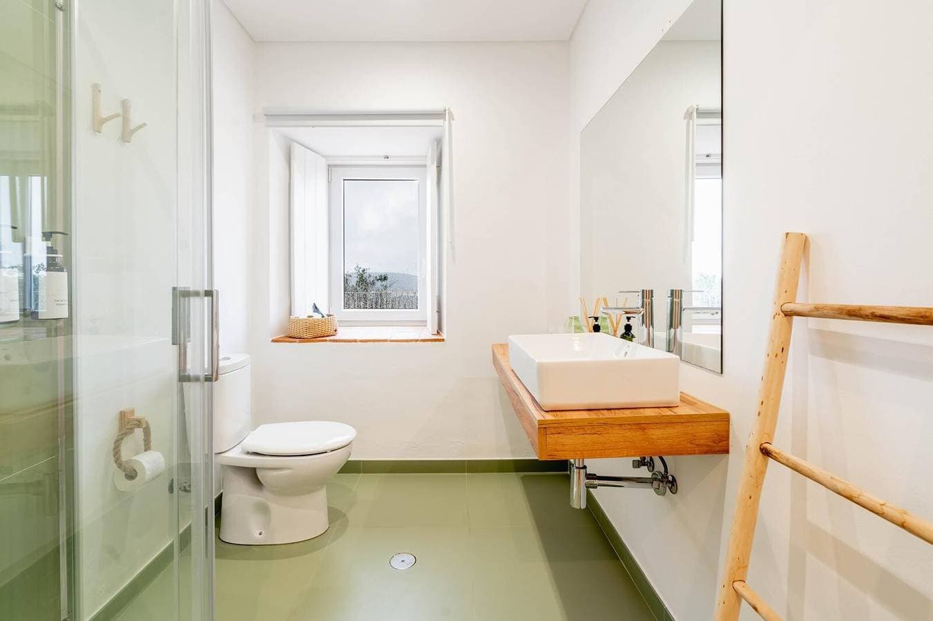 Foto 12 von 15: Zimmer 'Familiar' mit Gemeinschaftspool, WLAN und Klimaanlage