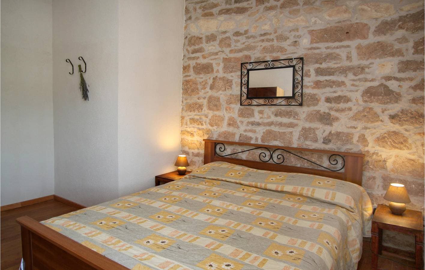 Foto 8 von 45: „Charmante 2-Zimmer-Wohnung mit Pool, Terrasse und erstklassiger Lage in Prhati“