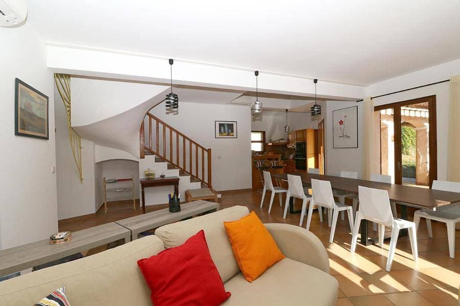 Foto 5 von 34: Three-Bedroom Villa