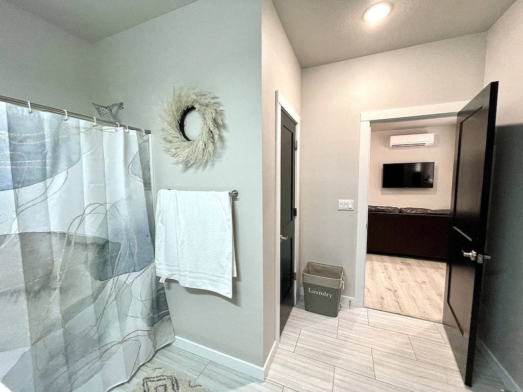 Foto 7 von 17: New Guest Suite 2br/1bth in Dt Vancouver - pet friendly