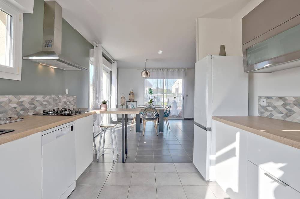 Foto 13 von 28: Stunning home in Créances with WiFi
