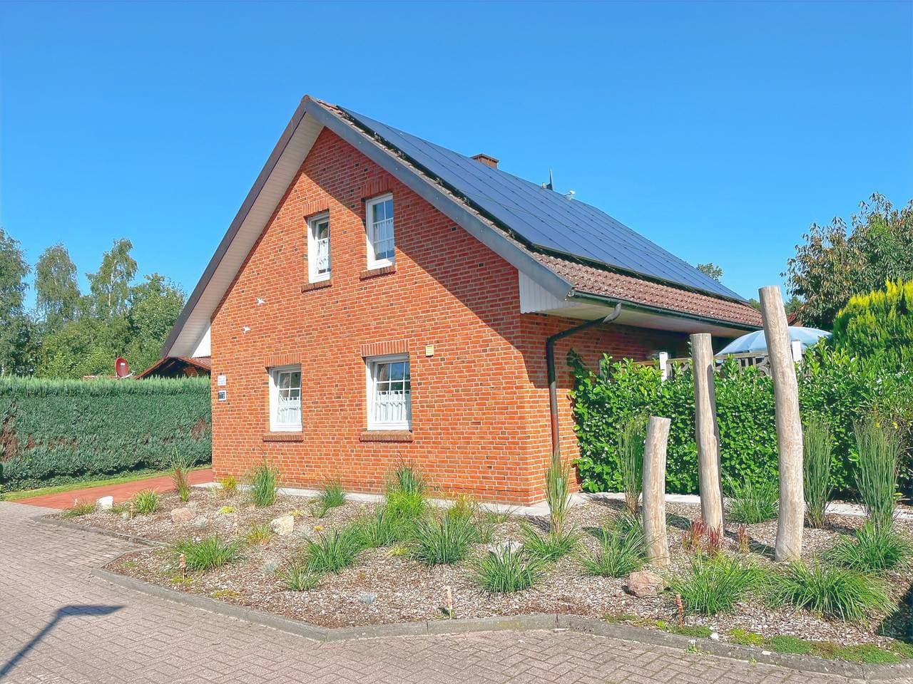 Foto 4 von 45: Ferienhaus am See mit Garten und Terrasse
