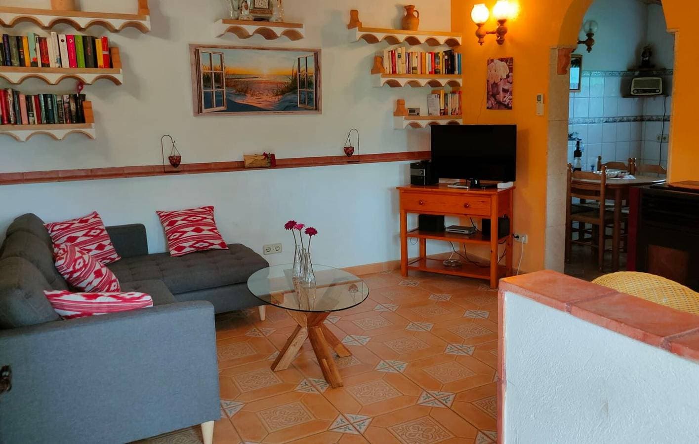 Foto 8 von 23: Apartment mit Meerblick, Terrasse und AC, 2 km zum Strand