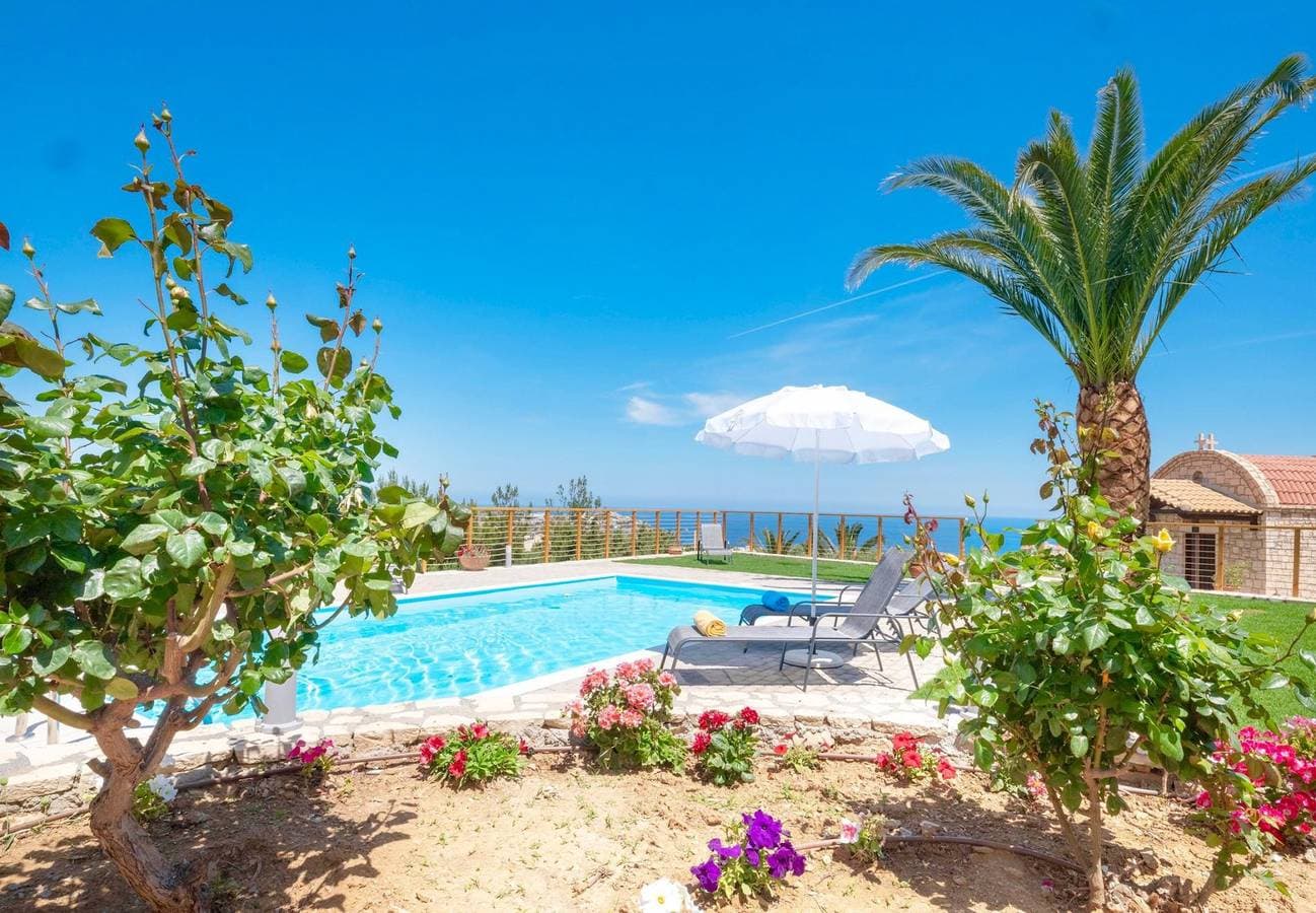 Foto 3 von 36: Villa Lygaria with Private Pool