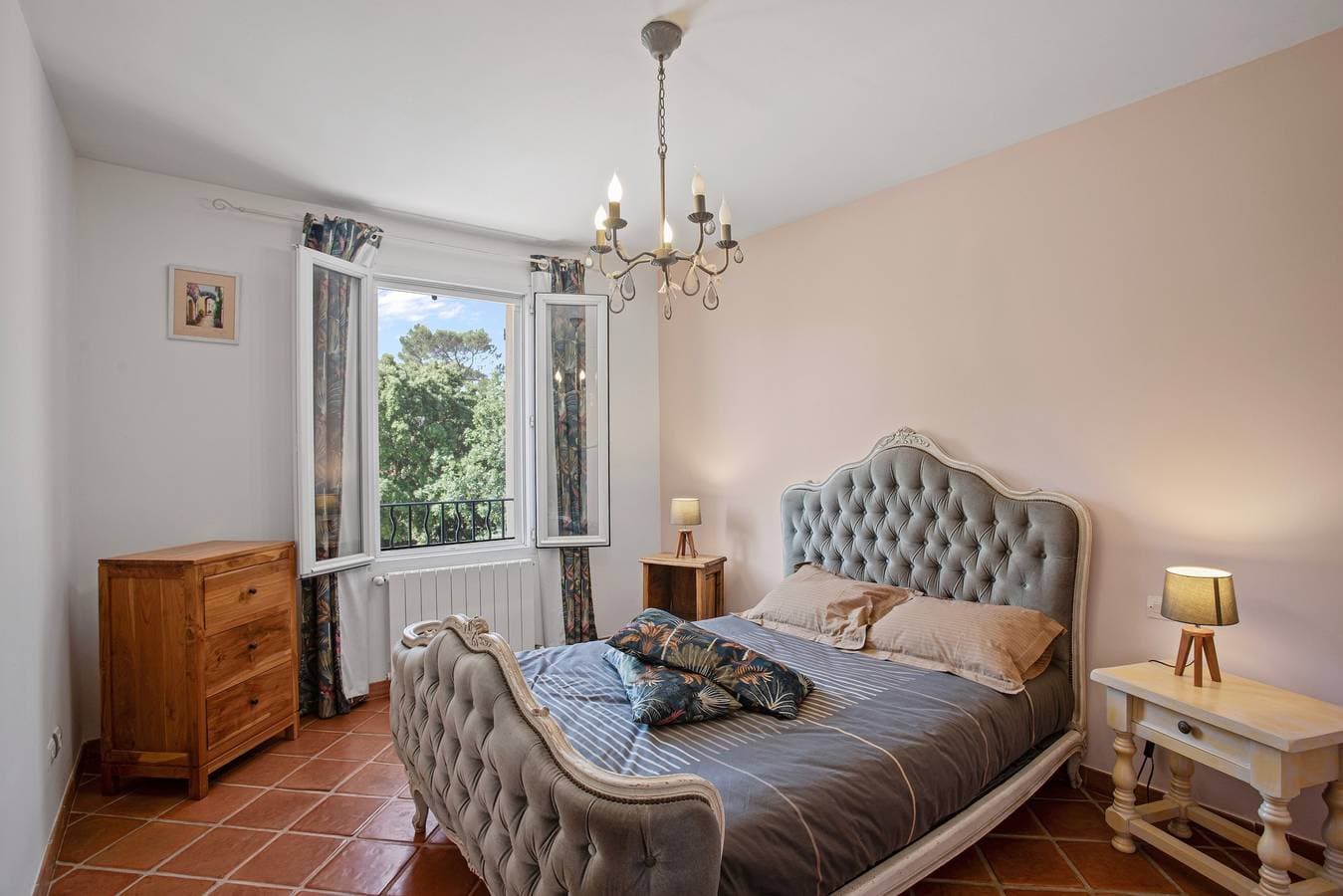 Foto 6 von 21: Gästezimmer „Villa Same“ mit privatem Pool, WLAN und Klimaanlage