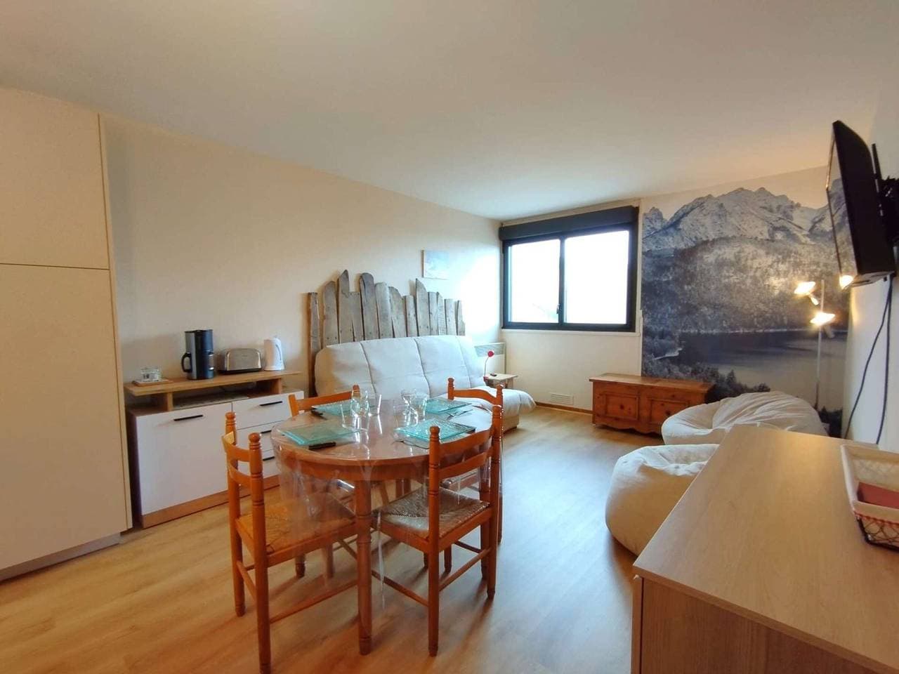 Foto 6 von 10: Gemütliches Studio für 4 in St-Lary mit ausgestatteter Kochnische