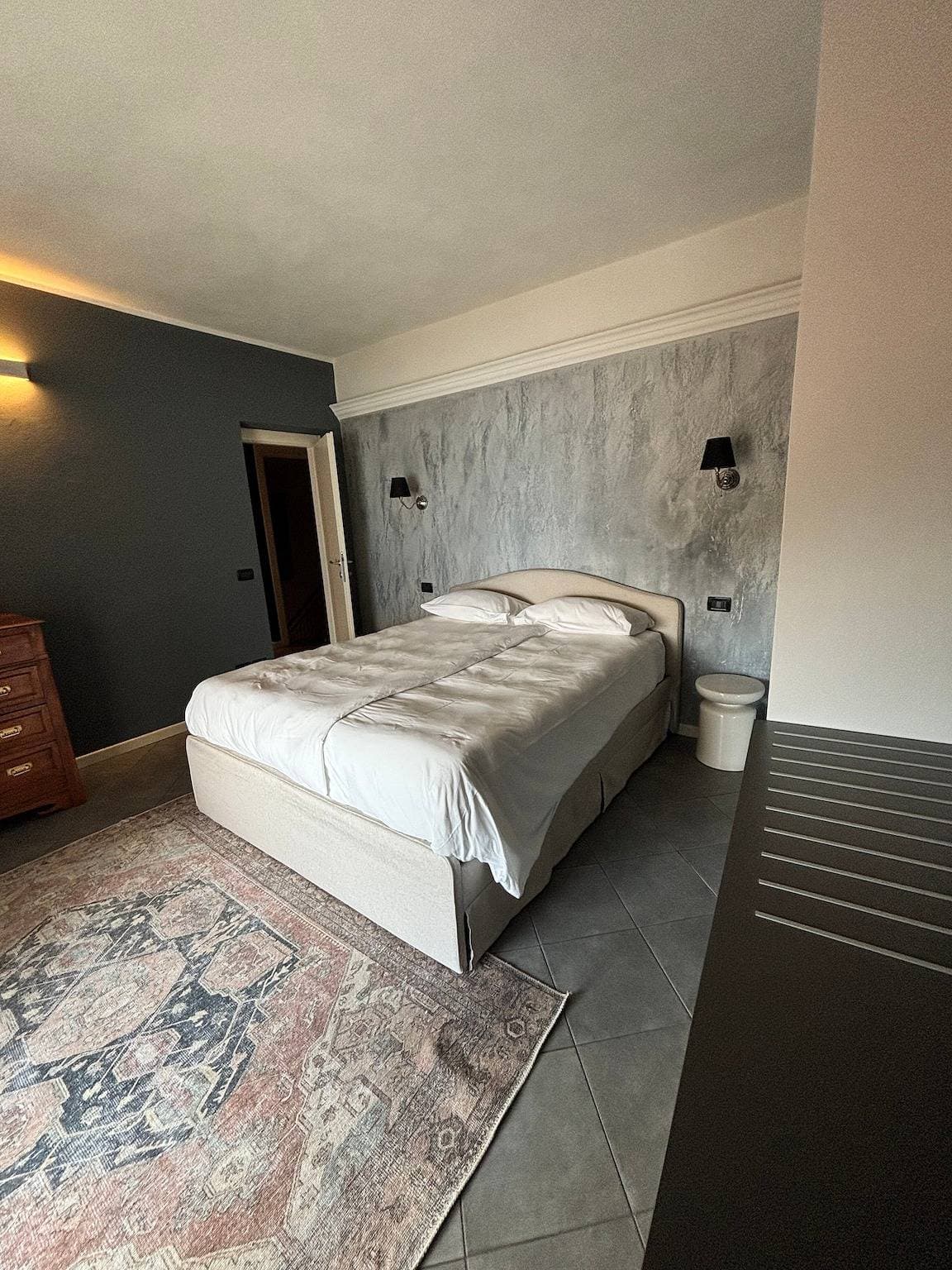 Foto 12 von 29: Ferienwohnung 'Il Campanile' mit Seeblick, WLAN und Klimaanlage